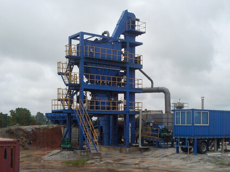 Pourquoi l'usine de mélange d'asphalte mobile 140 TPH est-elle adaptée à la construction routière de taille moyenne qui nécessite des mouvements fréquents?
